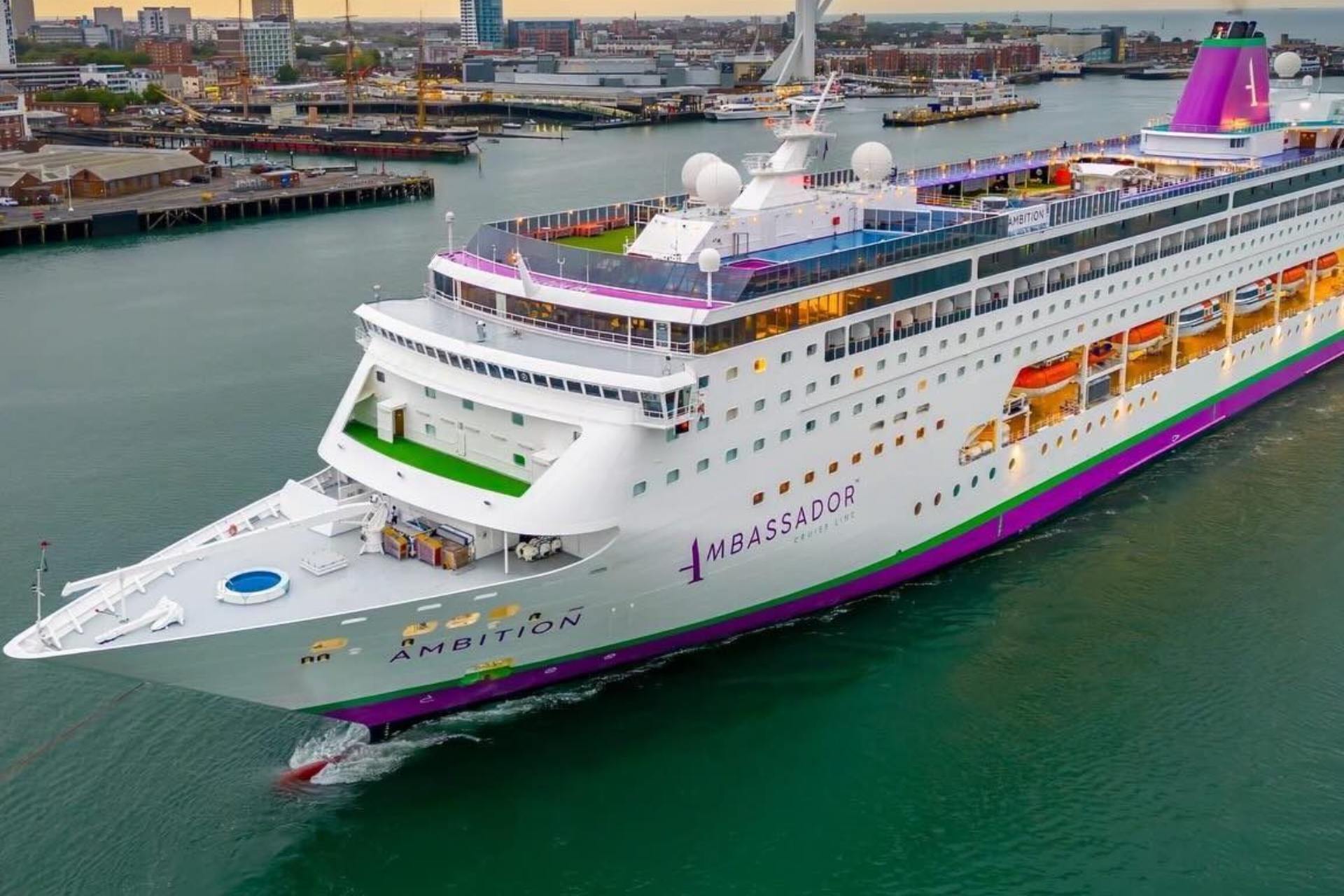 Confinan a mil 700 personas en un crucero en Francia por brote de gastroenteritis